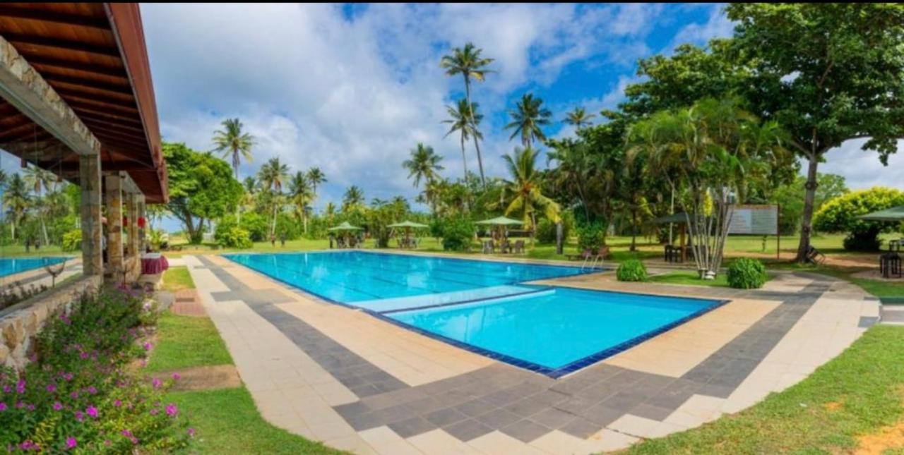 River View Banquet & Resort Wadduwa Ngoại thất bức ảnh