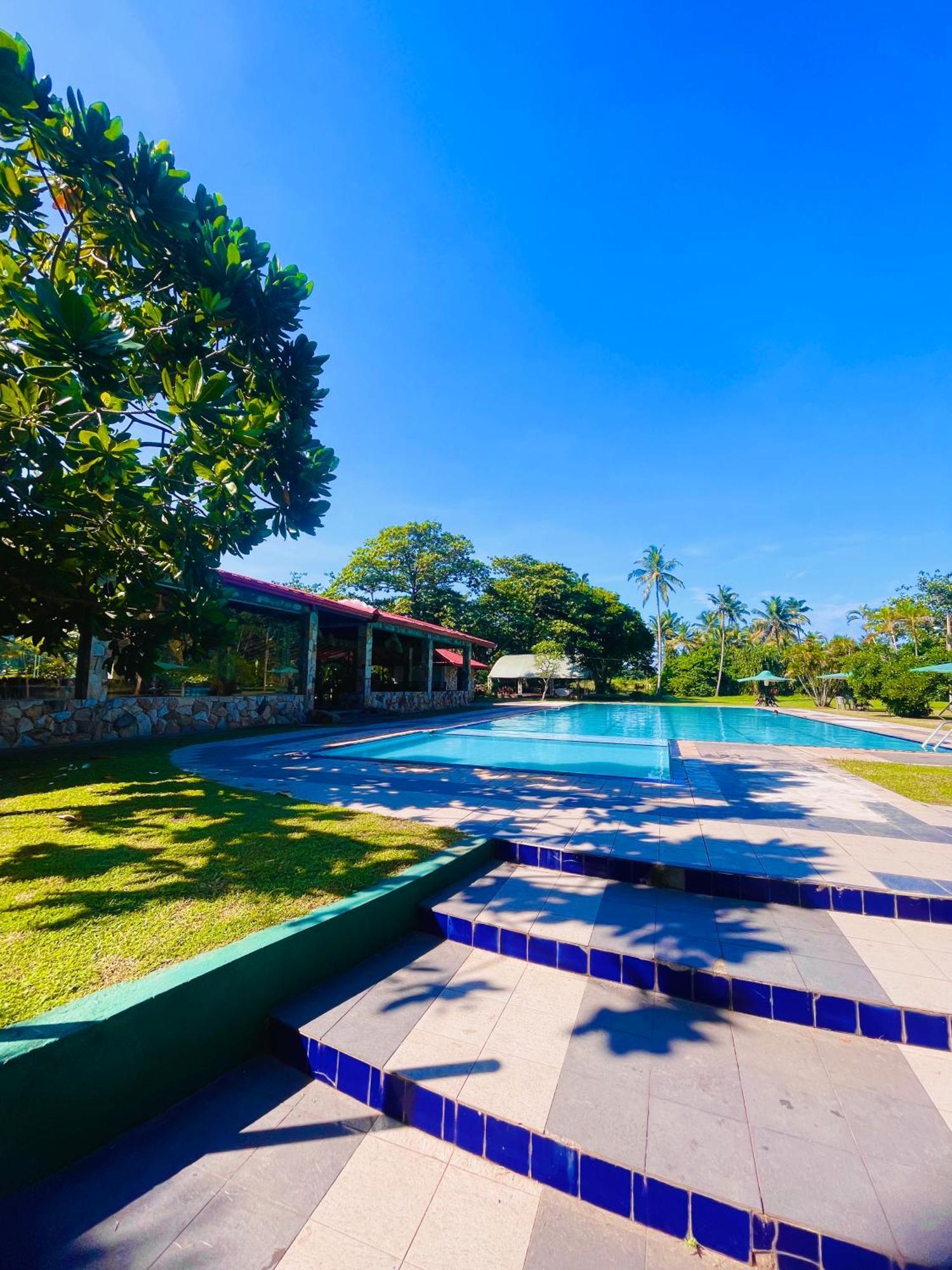 River View Banquet & Resort Wadduwa Ngoại thất bức ảnh