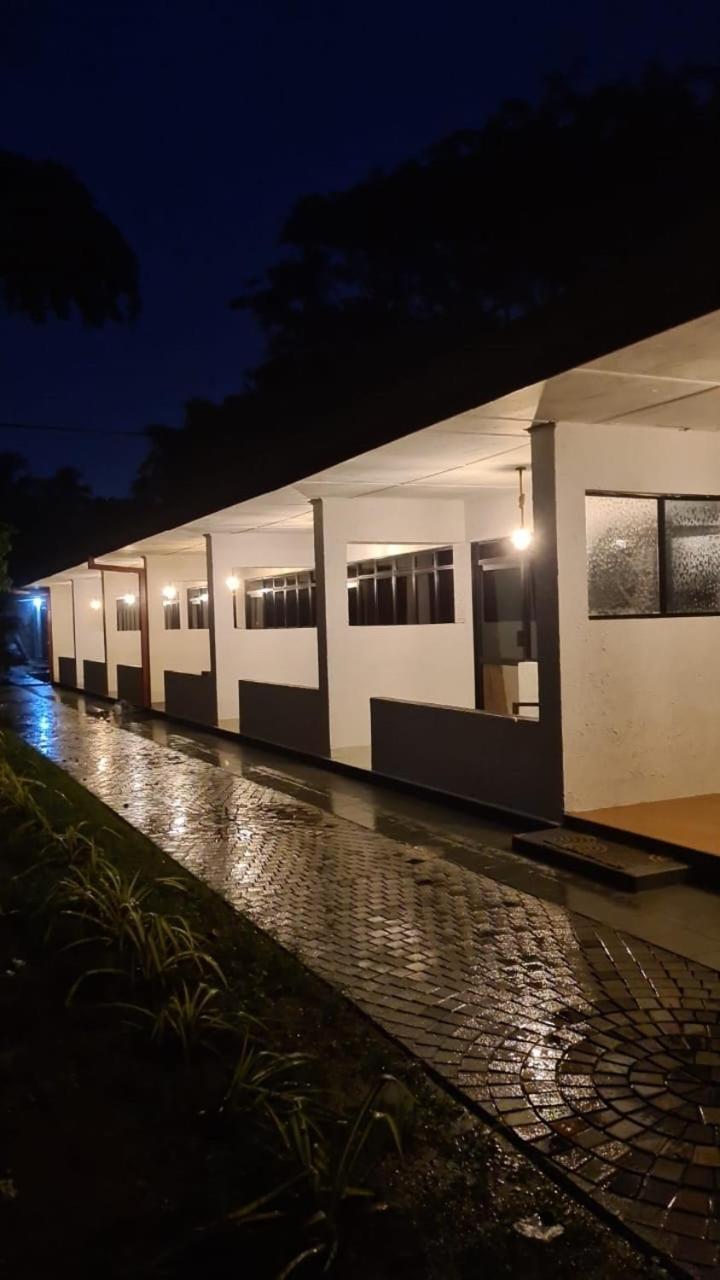 River View Banquet & Resort Wadduwa Ngoại thất bức ảnh